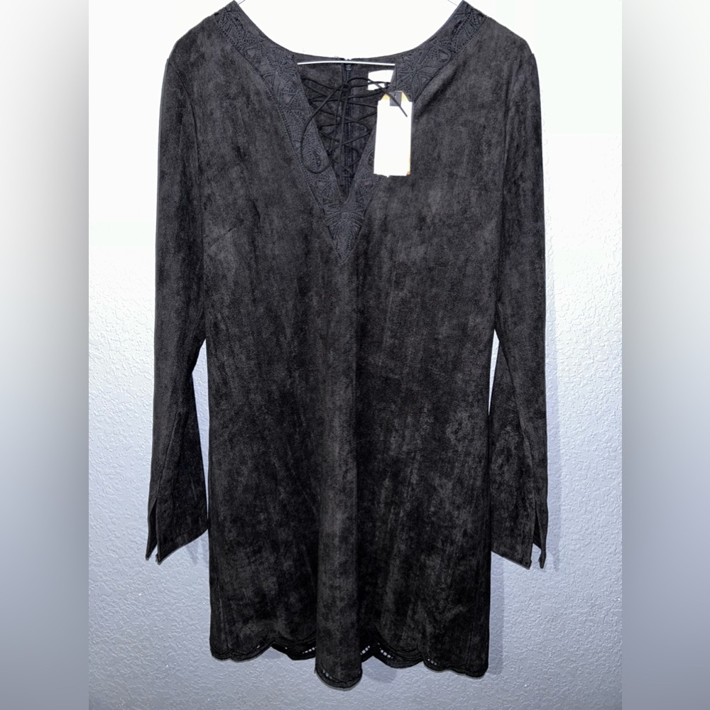 NWT ASTR THE LABEL DRESS| Color:Black| Size: Medium